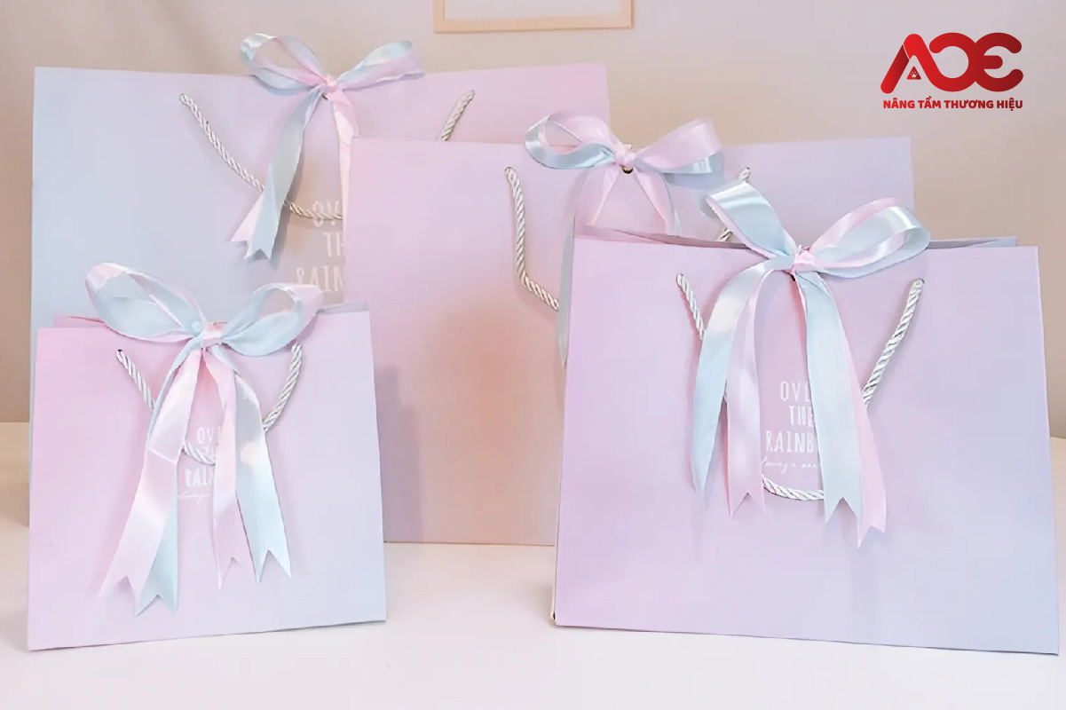 Túi giấy tặng quà màu hồng