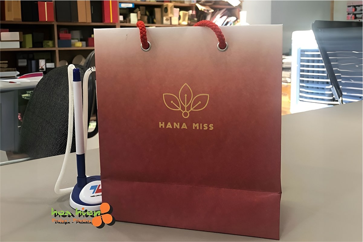 In túi giấy cho shop thời trang - túi giấy in hình ảnh