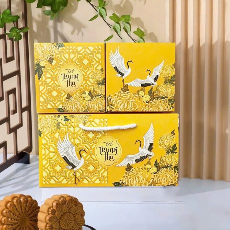 hộp bánh trung thu màu vàng